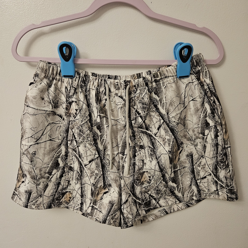 Women’s NWOT White & Gray Camouflage Print Drawstring Waist Shorts